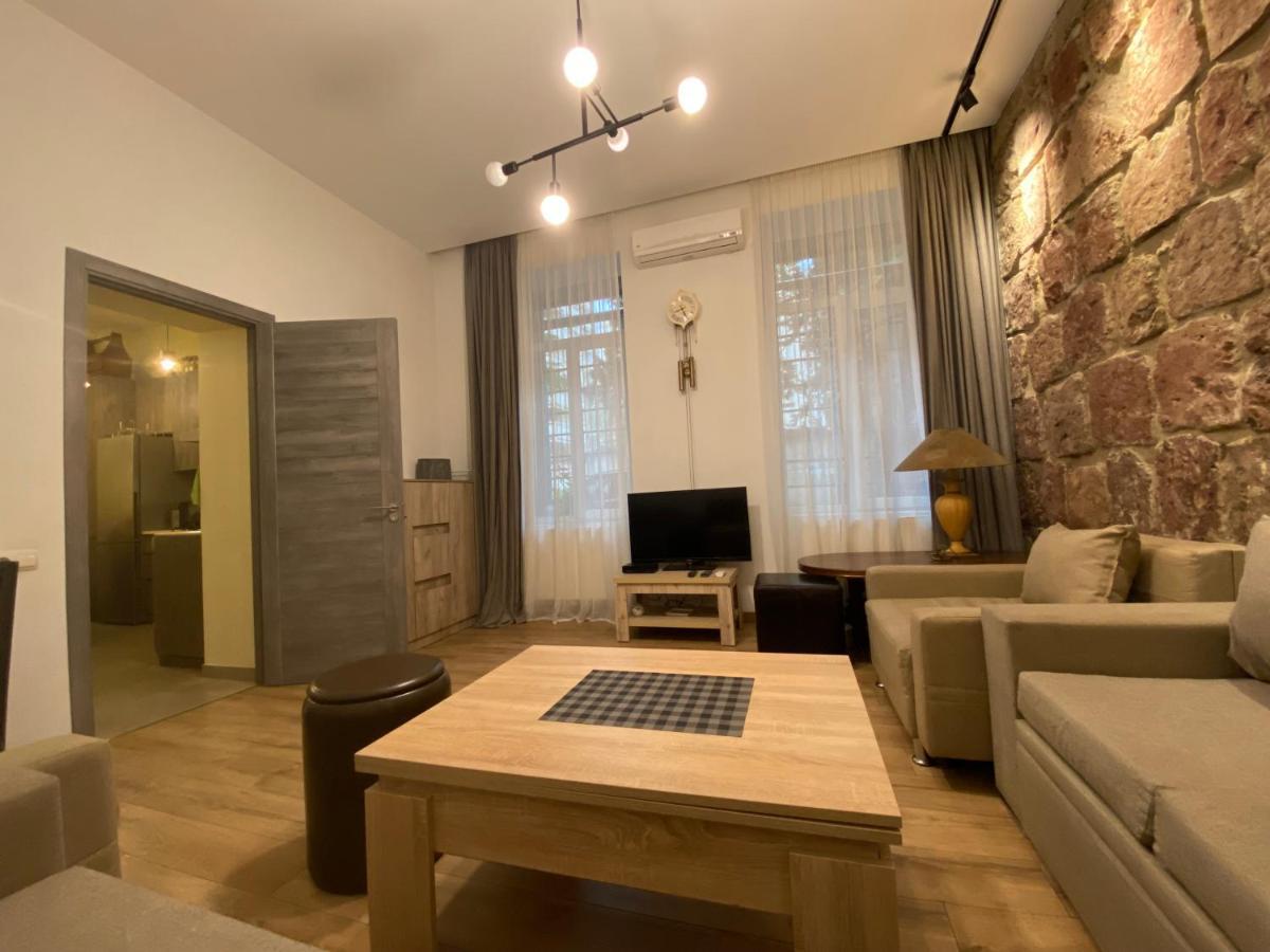 Nice Loft On Uznadze Street ティビリシ エクステリア 写真