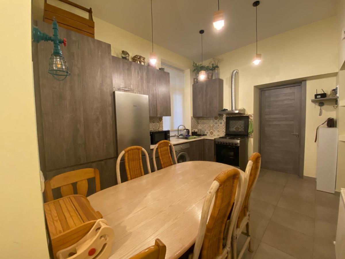 Nice Loft On Uznadze Street ティビリシ エクステリア 写真