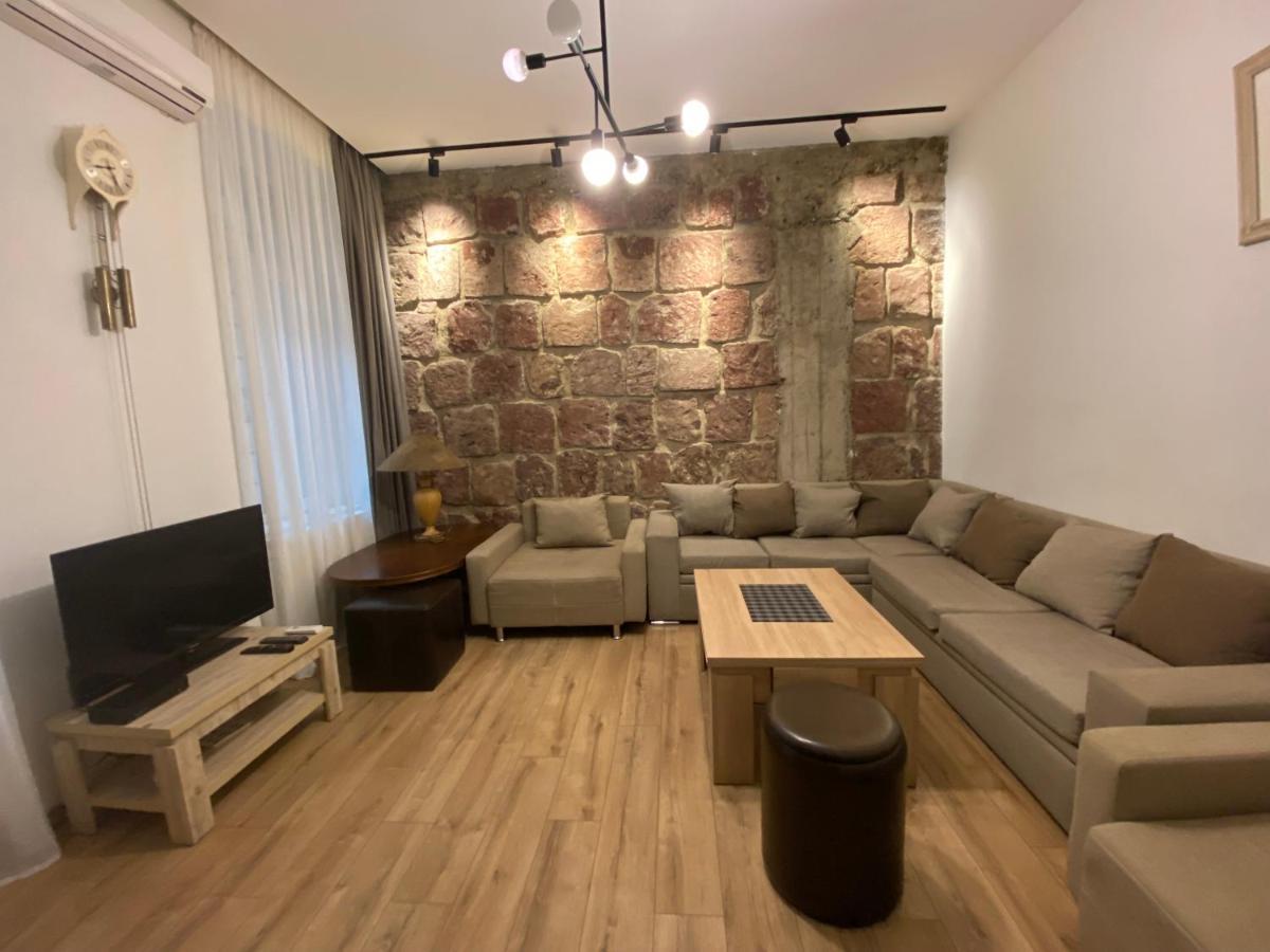 Nice Loft On Uznadze Street ティビリシ エクステリア 写真
