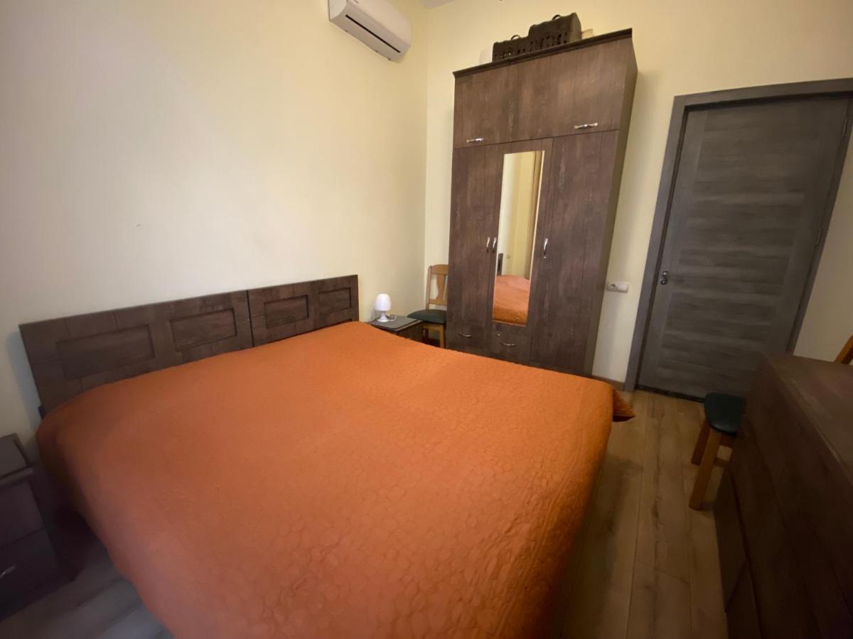 Nice Loft On Uznadze Street ティビリシ エクステリア 写真
