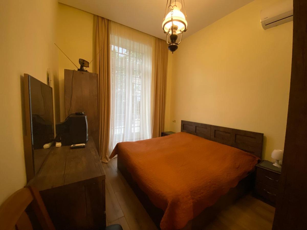 Nice Loft On Uznadze Street ティビリシ エクステリア 写真